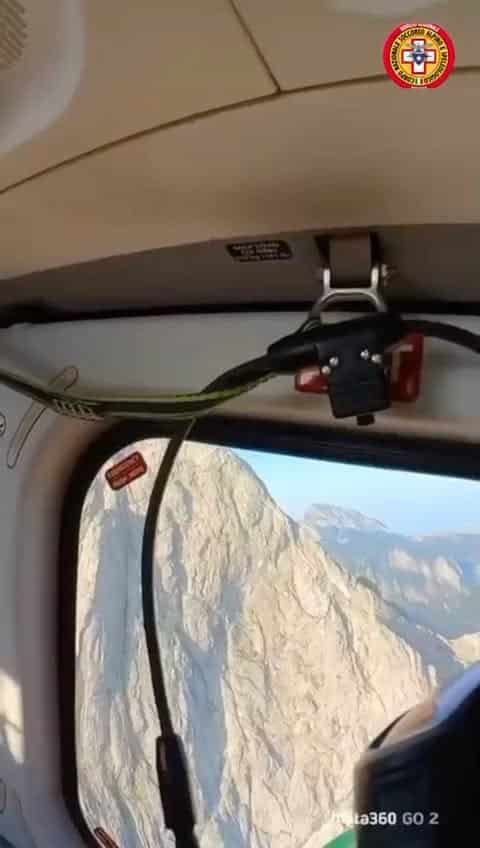 La visulale del tecnico a bordo dell’elisoccorso regionale Pegaso 3, con gli att…